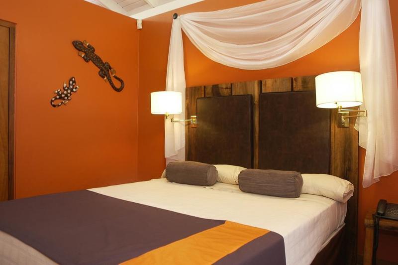 Raices Amambai Lodges Puerto Iguazu Exterior photo